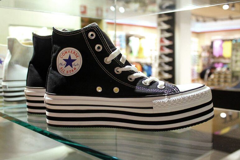 Converse plateau nere sale